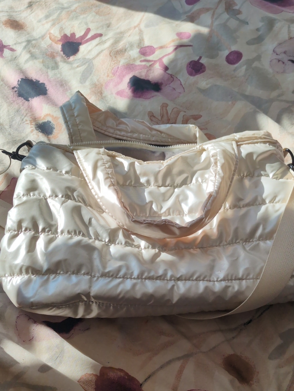 Puffer Quilted Tote Bag/ Purse in White - Lightweight Stylish Carryall